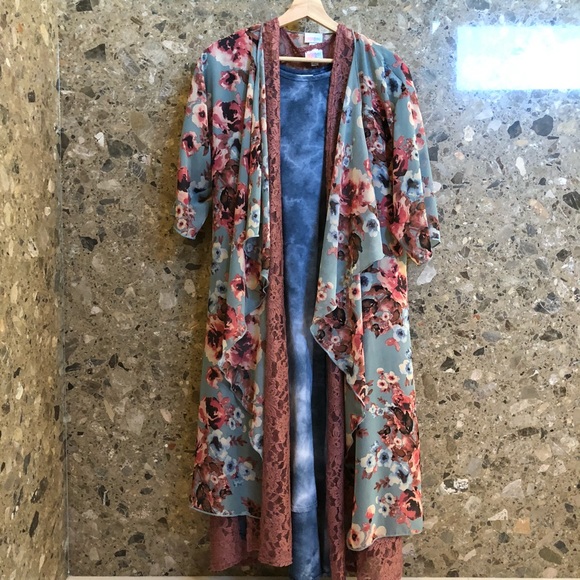 Blue and Pink Floral Open Sweater - Picture 3 of 8